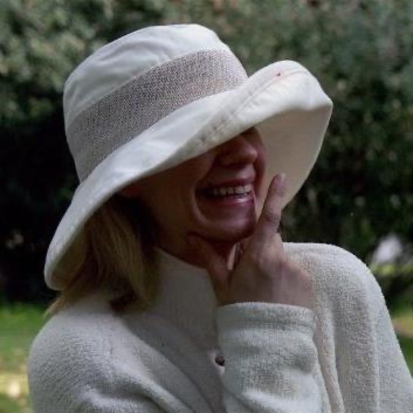 Meet your Posher, Claricy - Picture 1 of 1